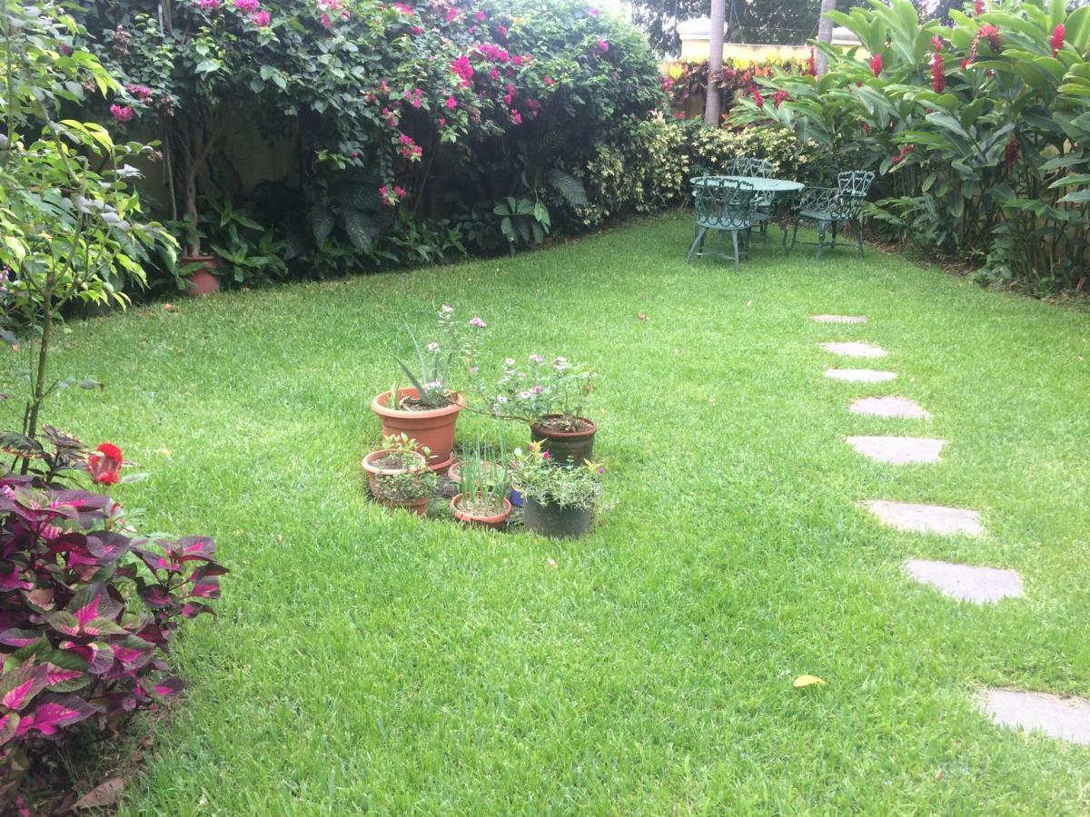 Room 4 rent San Salvador Buitenkant foto