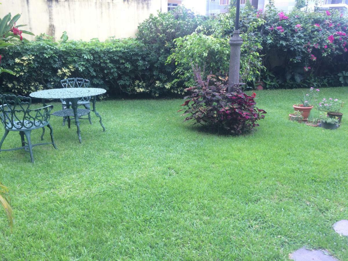 Room 4 rent San Salvador Buitenkant foto
